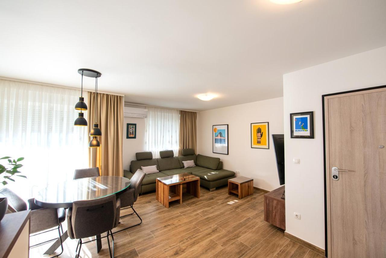Apartament View Of *
